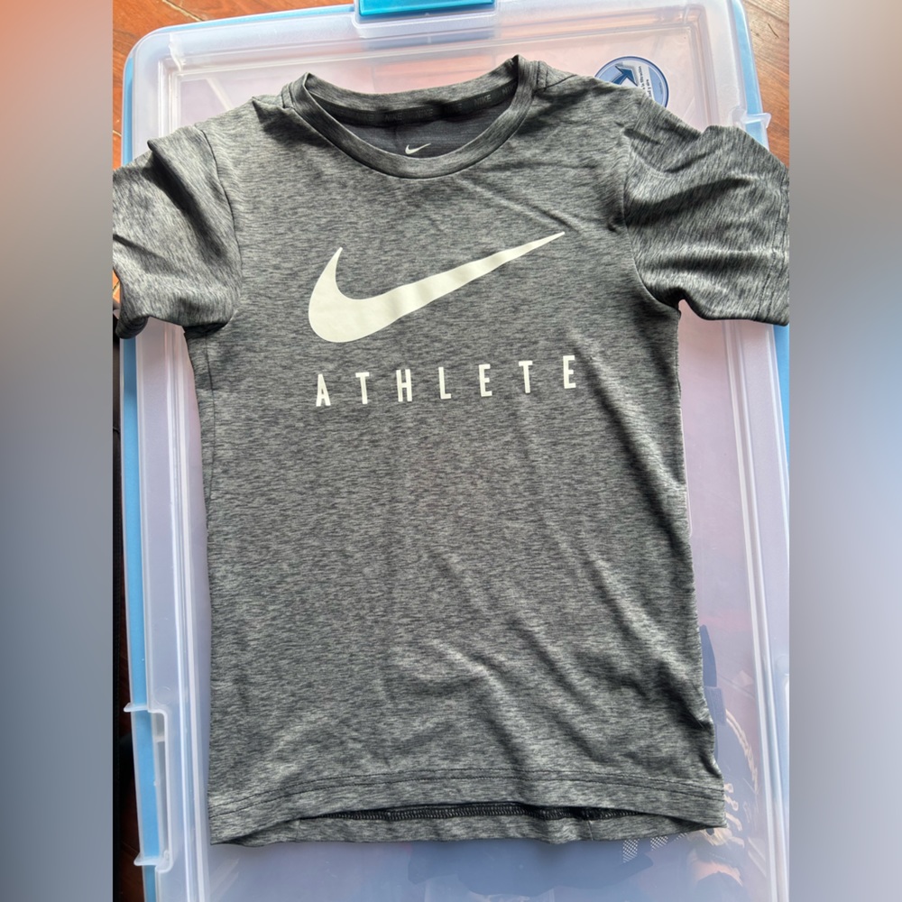 Two Nike short sleeves